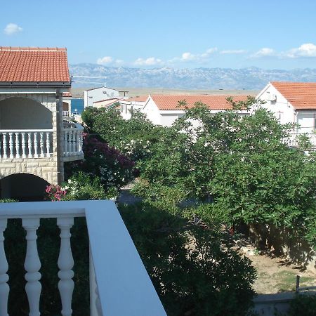 Apartments Car วีร์ ภายนอก รูปภาพ