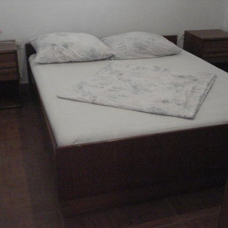 Apartments Car วีร์ ภายนอก รูปภาพ