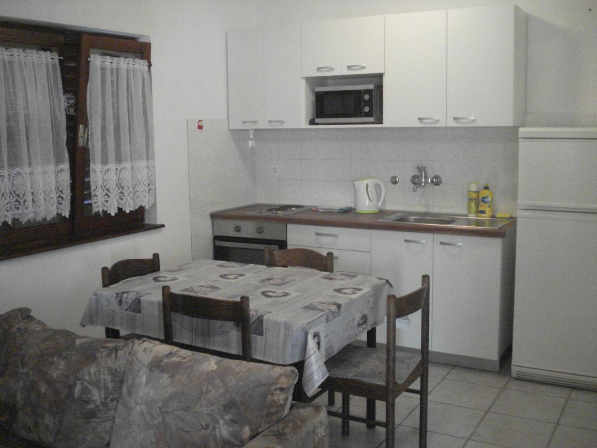 Apartments Car วีร์ ภายนอก รูปภาพ