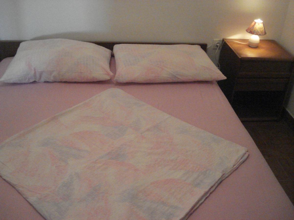Apartments Car วีร์ ภายนอก รูปภาพ